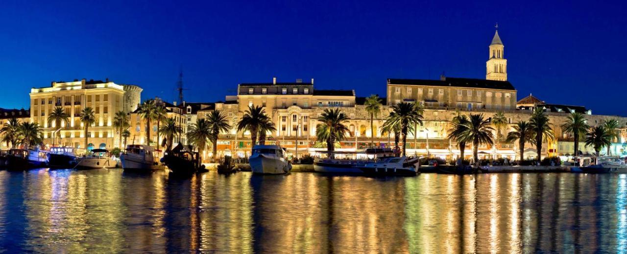 Near Center With Balcony With The Sea View Appartement *