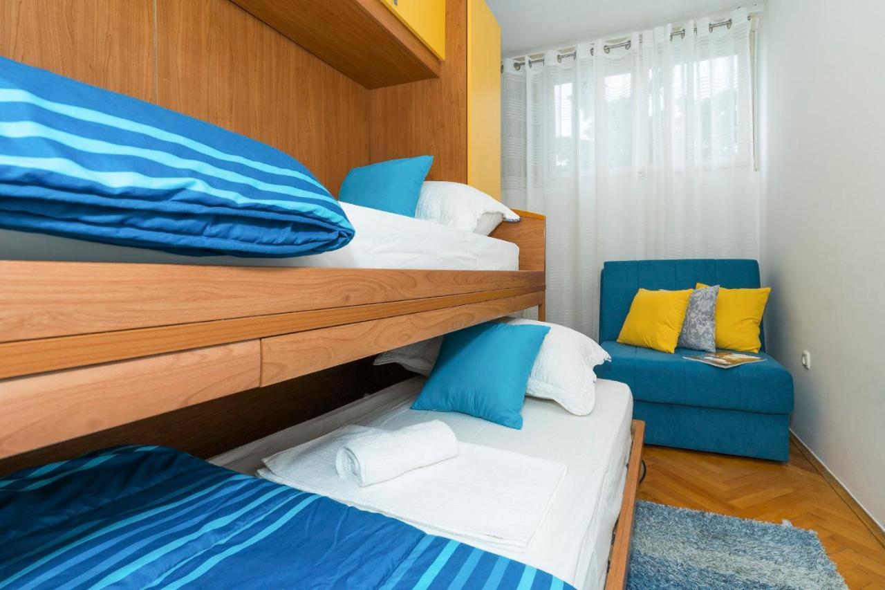 Near Center With Balcony With The Sea View Appartement *